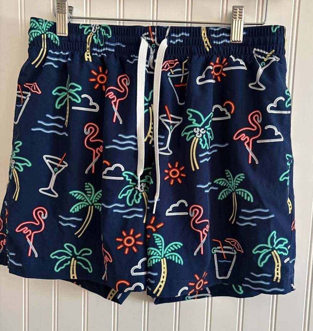 Chubbies Men's Neon Flamingo Palm Tree Swim Trunks Size Medium 5.5" Inseam
